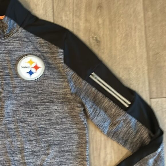 NWOT BOYS STEELERS FOOTBALL QUARTER ZIP SIZE LARGE PERFECT CONDITION - Picture 4 of 6